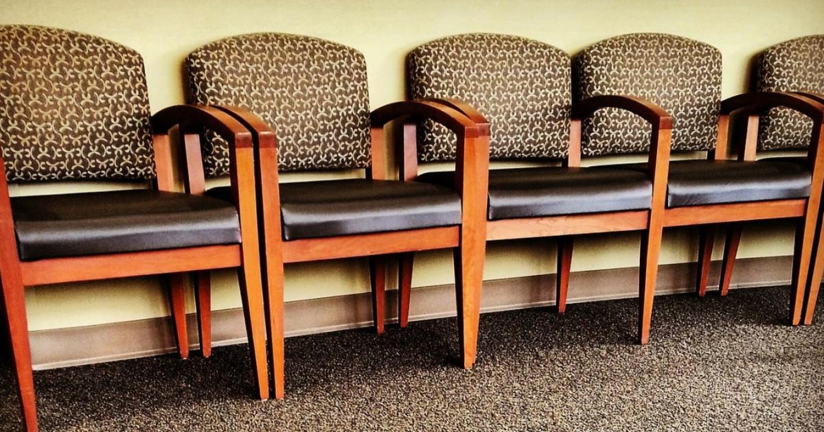 Brown waiting deals room chairs