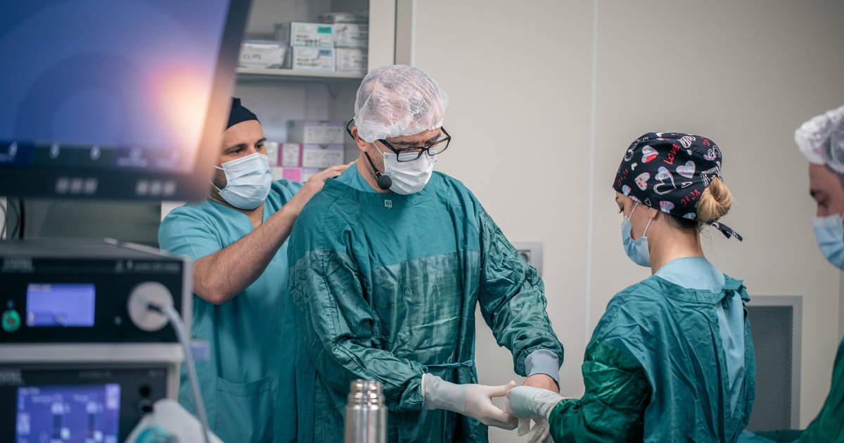 Visual CAC scores from pre-op PET scans provide valuable post-op risk assessments