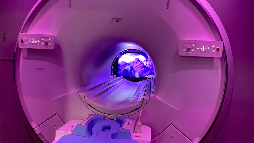 Philips BlueSeal MRI install in semitruck. Photo by Dave Fornell. #RSNA #RSNA23 #RSNA2023