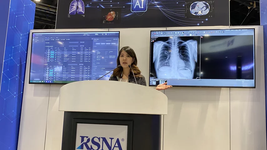 Imaging AI in practice theater presenter discussing AI for lung at RSNA 2023. Photo by Dave Fornell. #RSNA #RSNA23 #RSNA2023