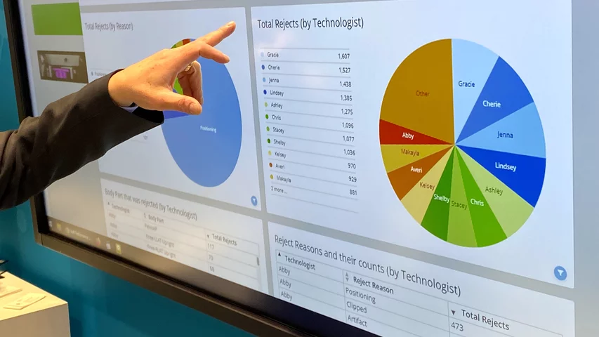 Radiology analytics technologist retakes AeroRemote Insights Konica Minolta. Photo by Dave Fornell. #RSNA #RSNA23 #RSNA2023