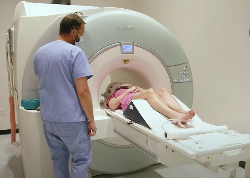 For its whole-body MRI screenings, SimonMed uses 3.0T MRI systems from GE, Siemens and Philips, combined with the latest sequences and AI. This use of newer technology has enabled a large reduction in scan times that has helped enable better patient throughput on the scanners. Photo from SimonMed