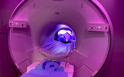 Philips BlueSeal MRI install in semitruck. Photo by Dave Fornell. #RSNA #RSNA23 #RSNA2023