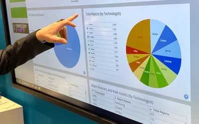 Radiology analytics technologist retakes AeroRemote Insights Konica Minolta. Photo by Dave Fornell. #RSNA #RSNA23 #RSNA2023