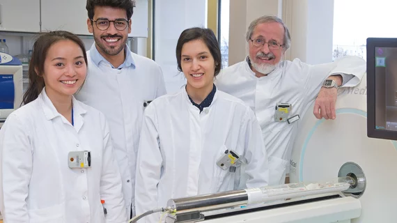 18f-fluda-team-in-front-of-nanoscan-pet-mri-1.jpg 18f-fluda-team-in-front-of-nanoscan-pet-mri-1.jpg